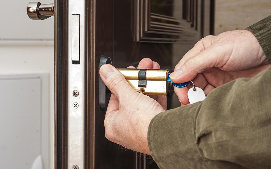 serrurier ouverture de porte service Saint-Pierre-du-Perray
